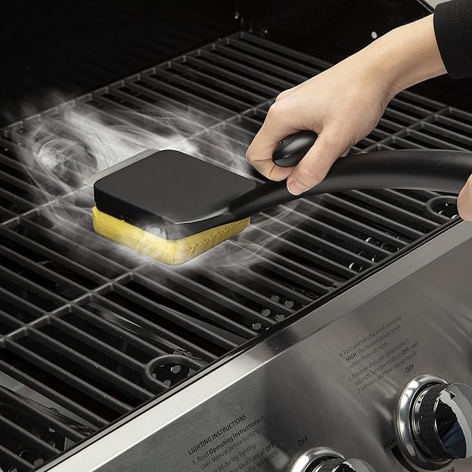 Grill Renew Steam Cleaner Brush (CCB-1000) , Safe and Effective Barbecue Cleaning Brush, Replaceable Head, Aramid Fiber Fabric